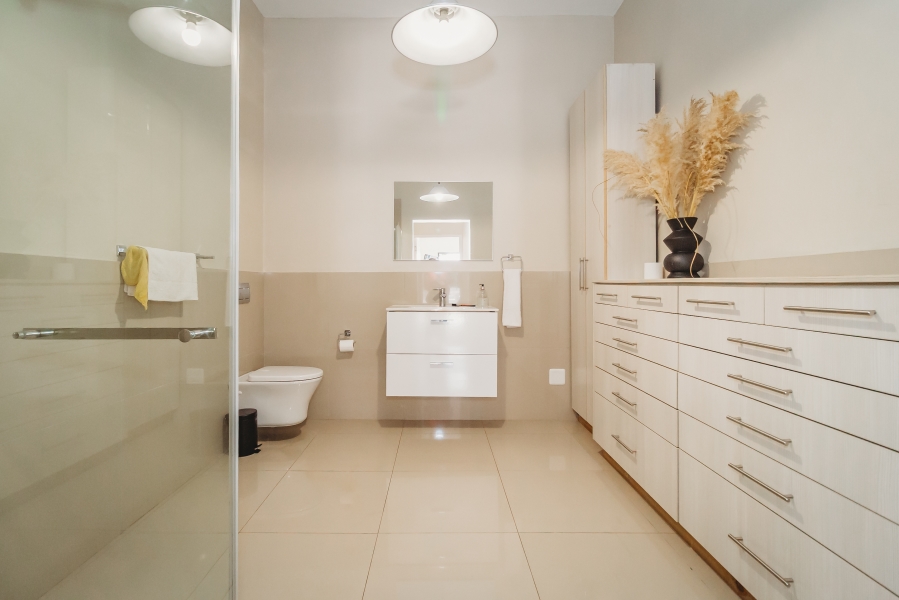 5 Bedroom Property for Sale in Heather Park Western Cape